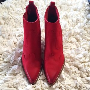 Vibrant Red Ankle Boots Pointed Toe and Elastic Panel Sam Edelman 5 Christmas